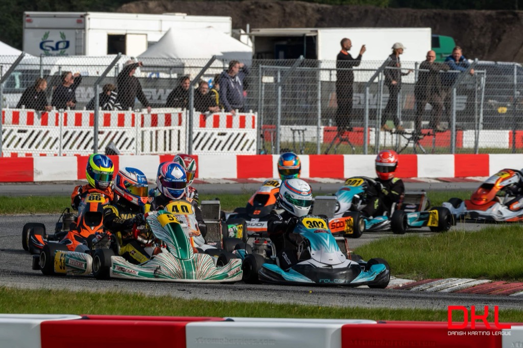 Lauritz Sachse, her i #302, tog sig af DKL-mesterskabet i X30 Senior sidste år, og er nu skiftet op i gearkarter og KZ2.
(Foto: Niklas Majgaard)